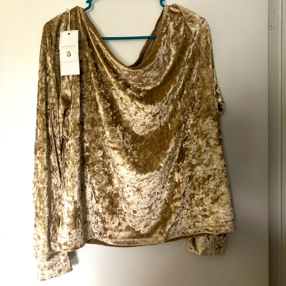 NWT Buffbunny Twilight pullover XL